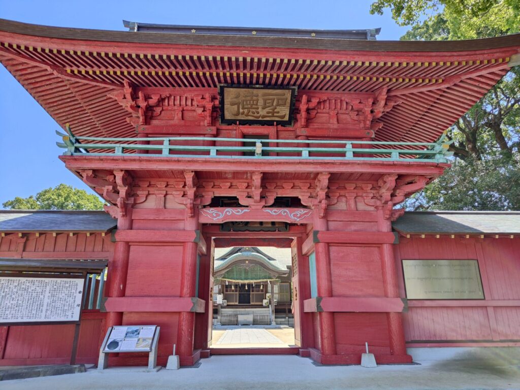 北野天満宮　ピンク色　桜門