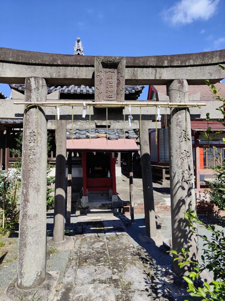 朝知加神社鳥居