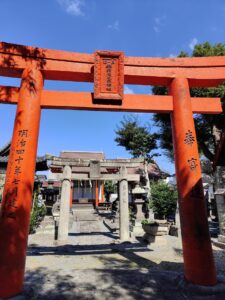 源九郎稲荷神社鳥居