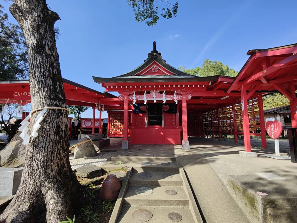 恋木神社拝殿