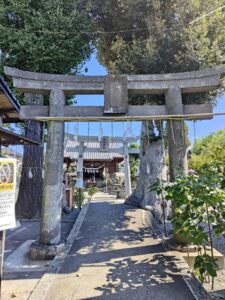 諏訪神社古い鳥居