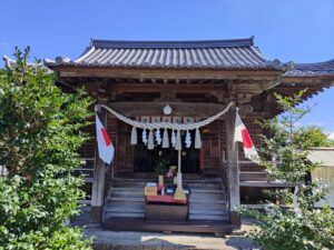 諏訪神社本殿