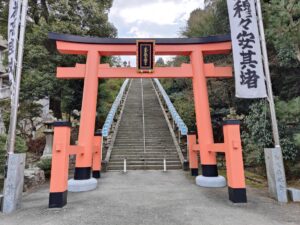 高良大社の赤い鳥居