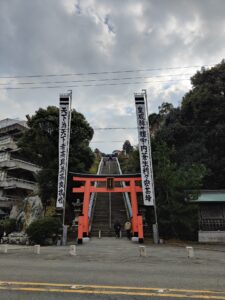 高良大社の鳥居と階段