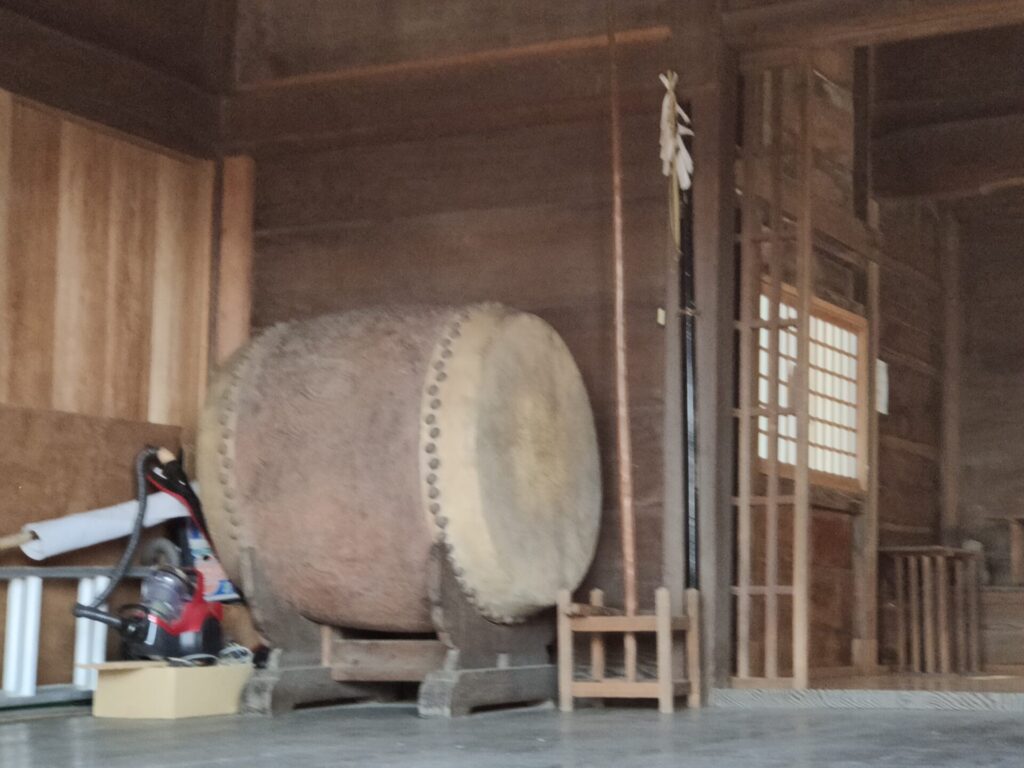 神社拝殿の内部