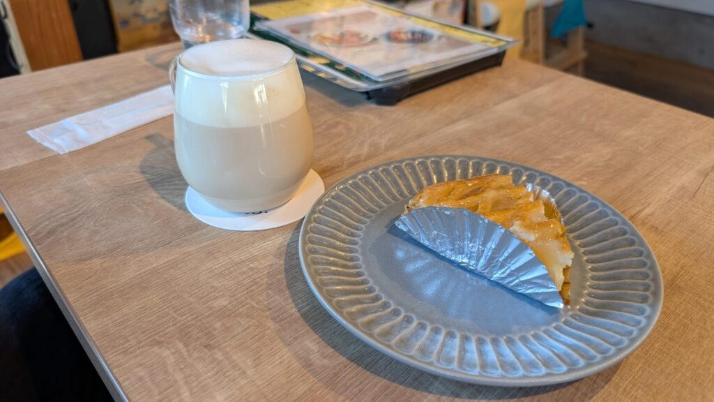 アップルパイとカプチーノ