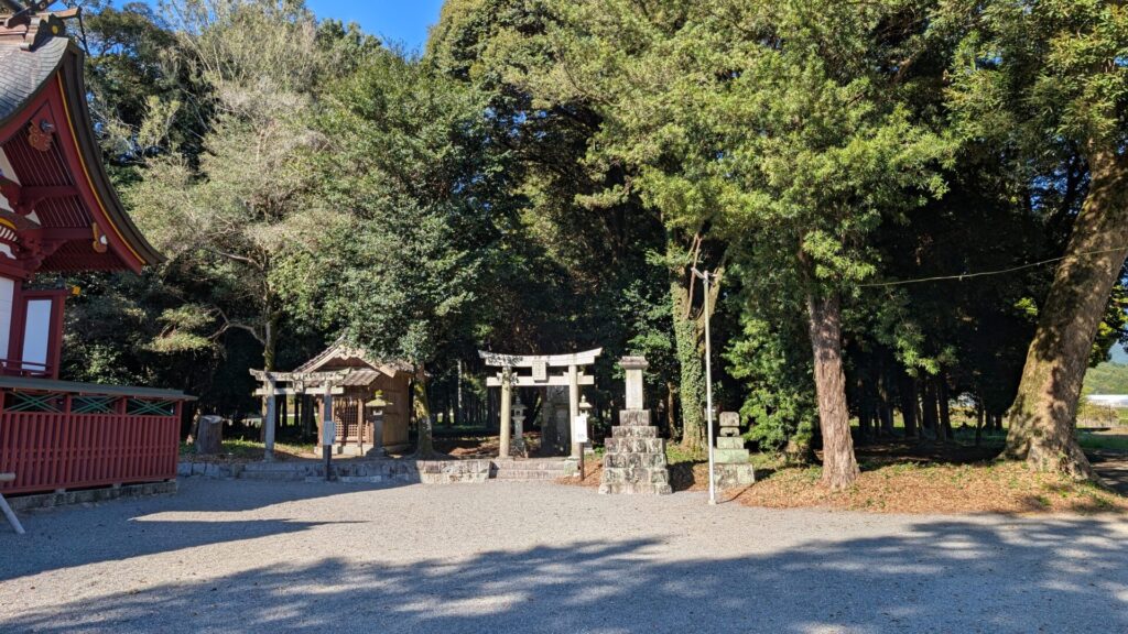大己貴神社境内
